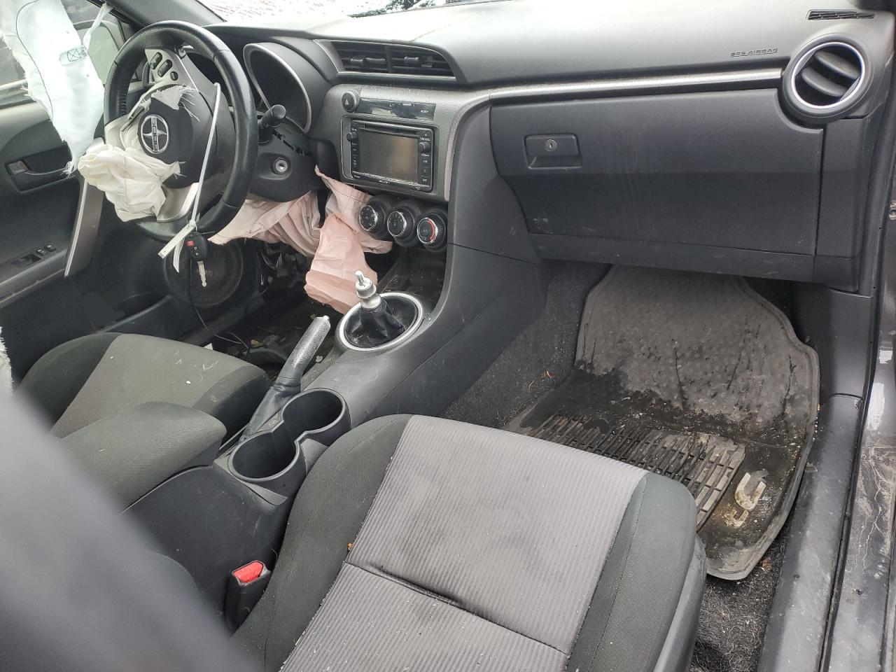 2015 Toyota tC - Image 8