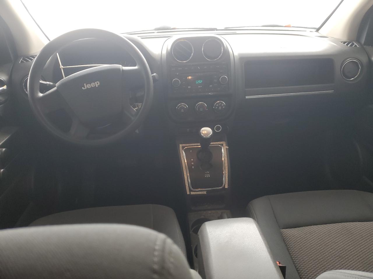 2010 Jeep Compass - Image 8