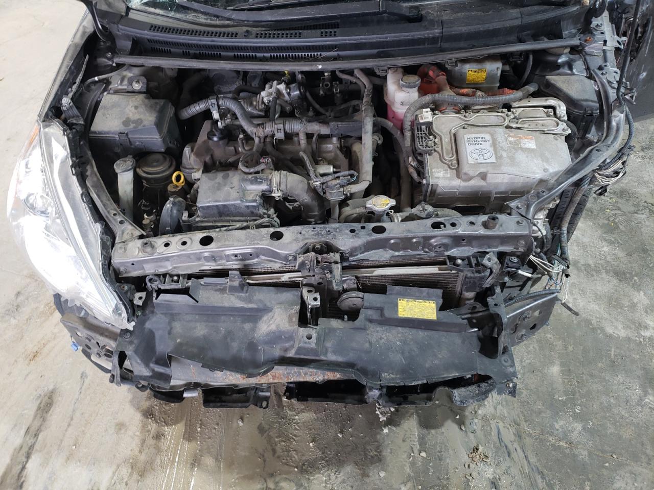 2013 Toyota Prius - Image 12