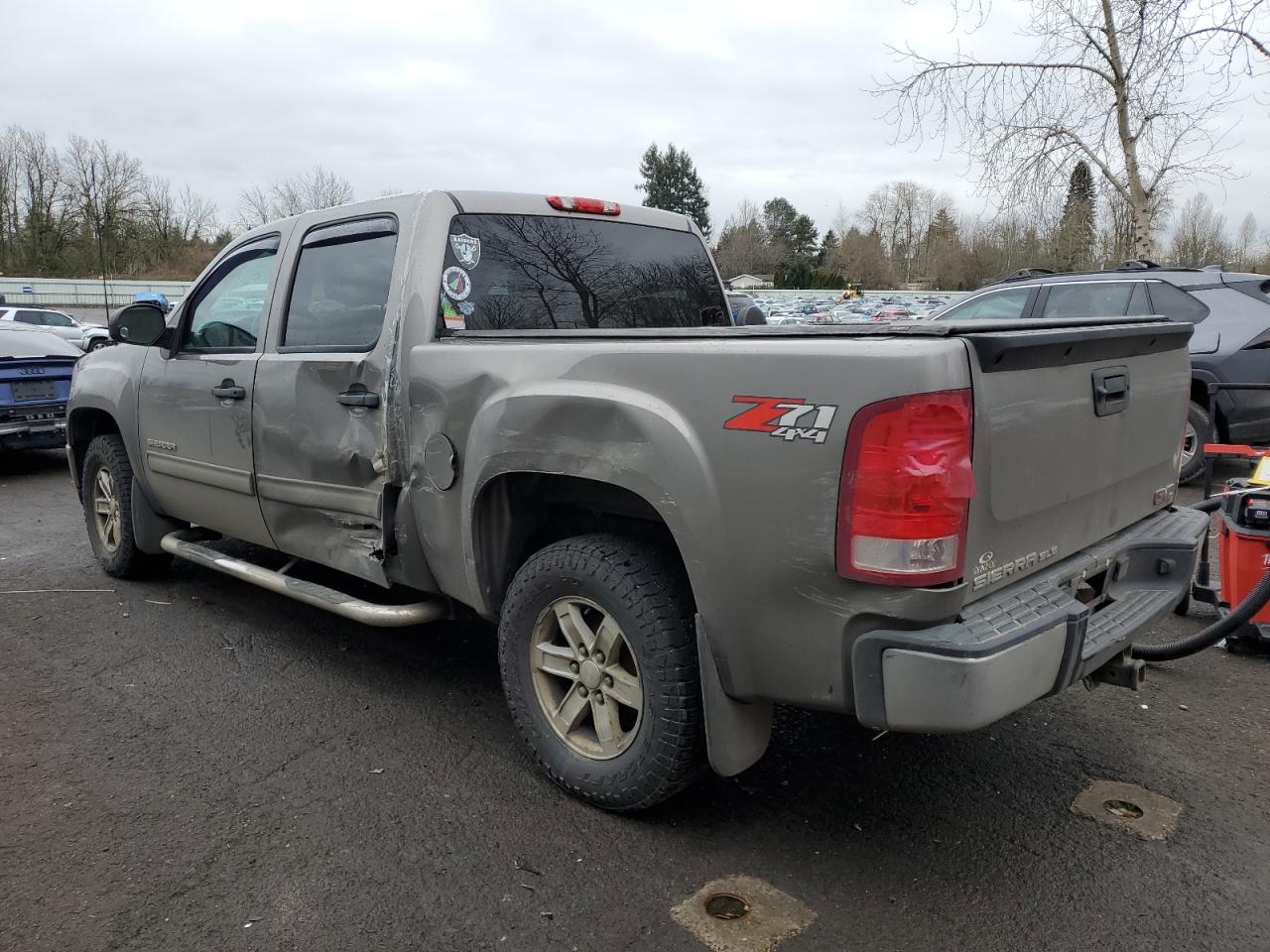 2013 GMC Sierra - Image 2