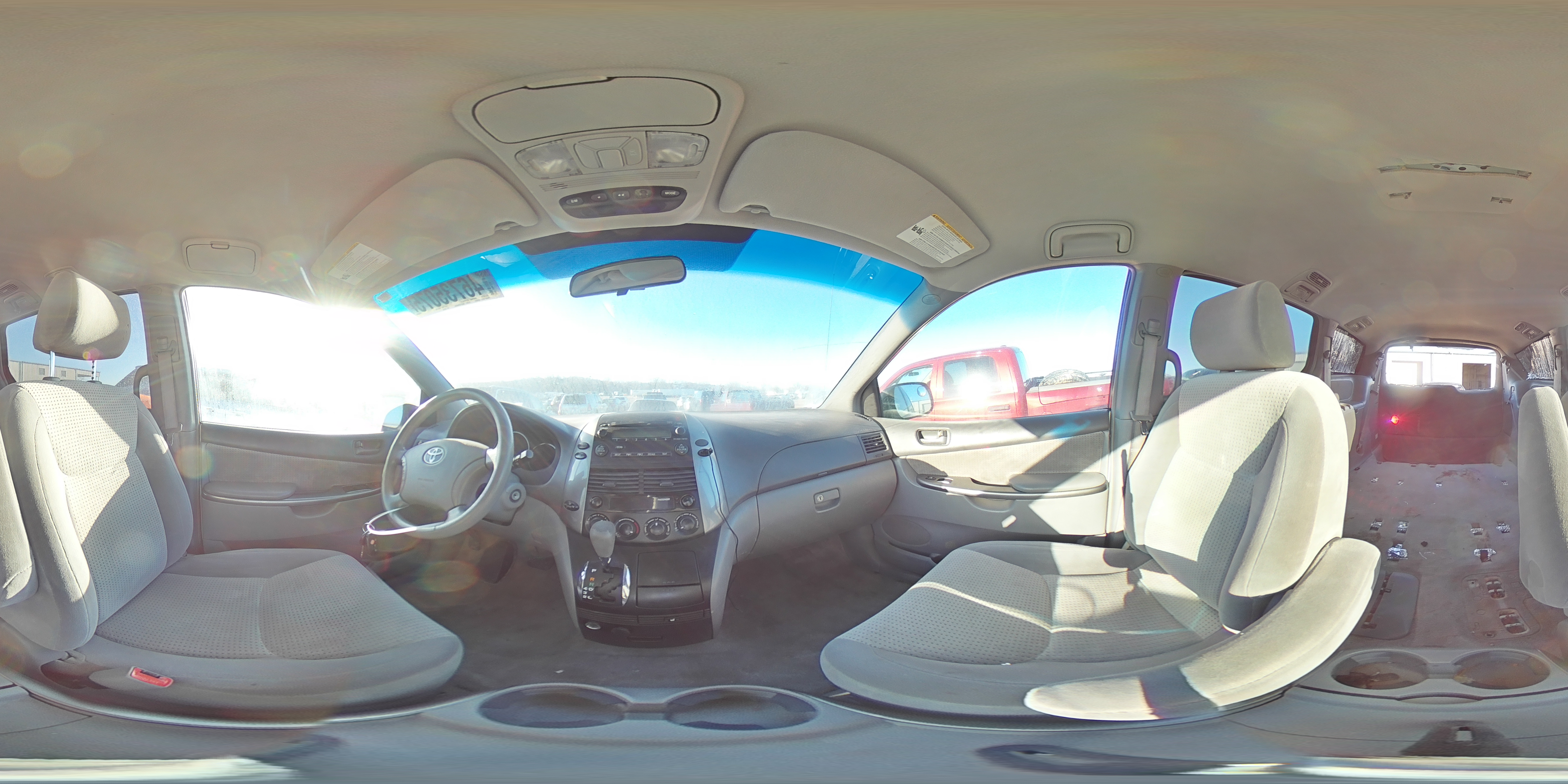 2007 Toyota Sienna - Image 13