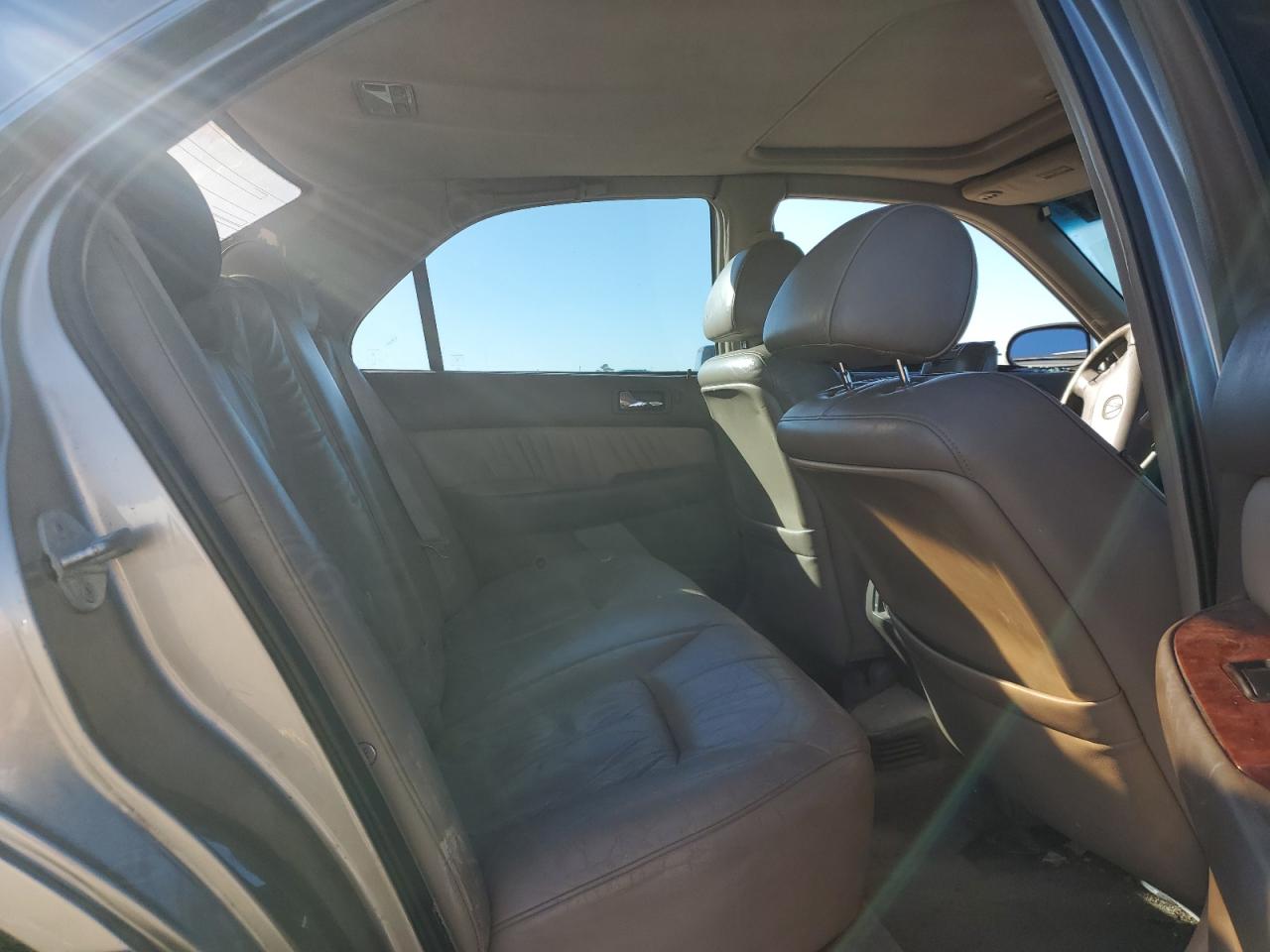 2002 Acura RL - Image 10