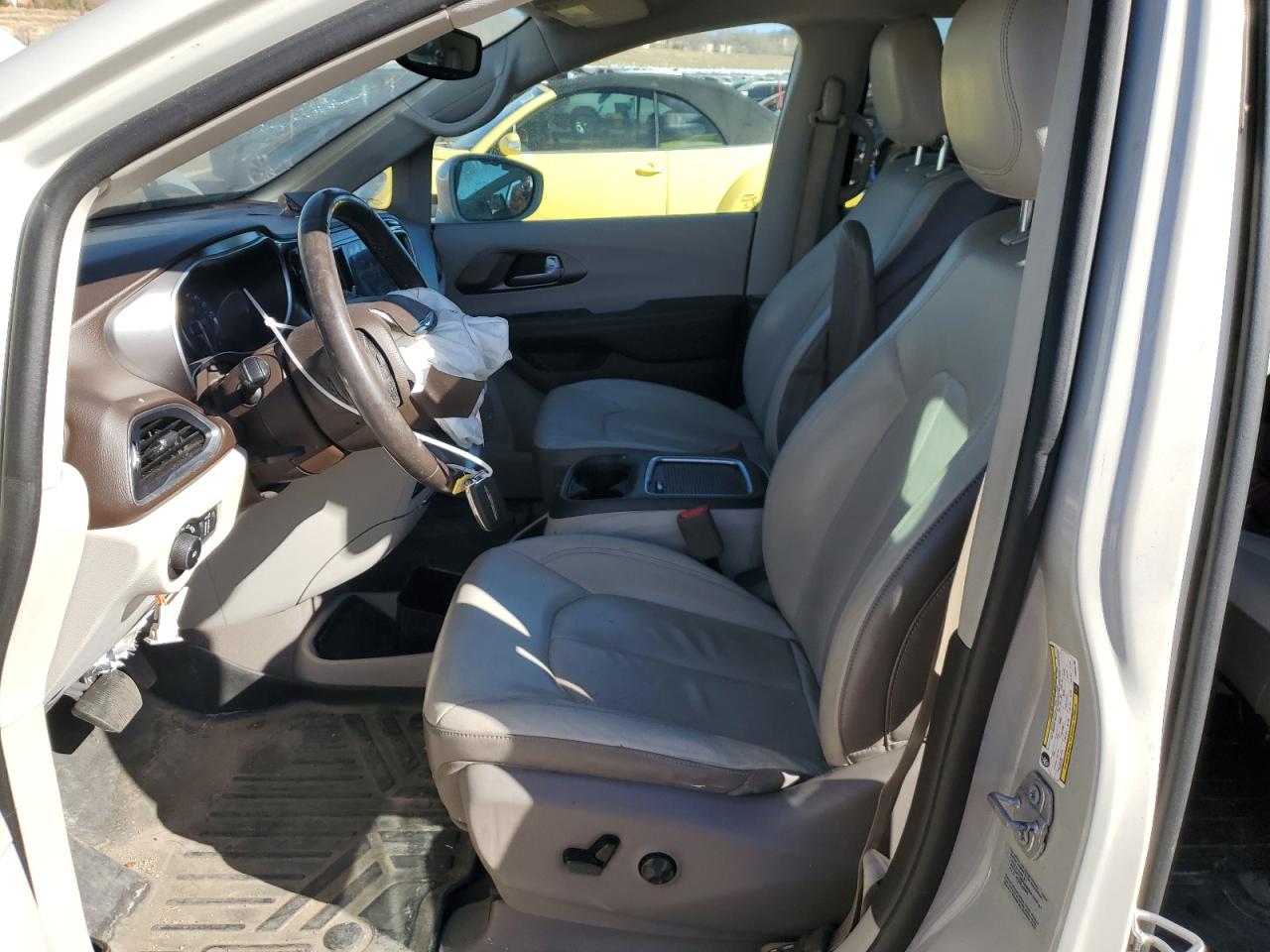 2017 Chrysler Pacifica - Image 7