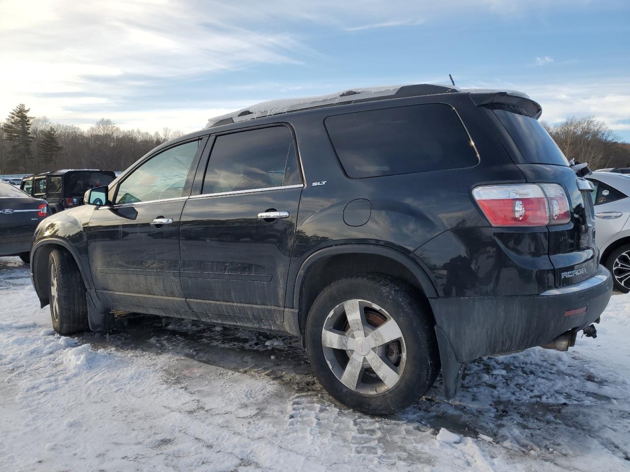 2011 GMC Acadia - Image 2