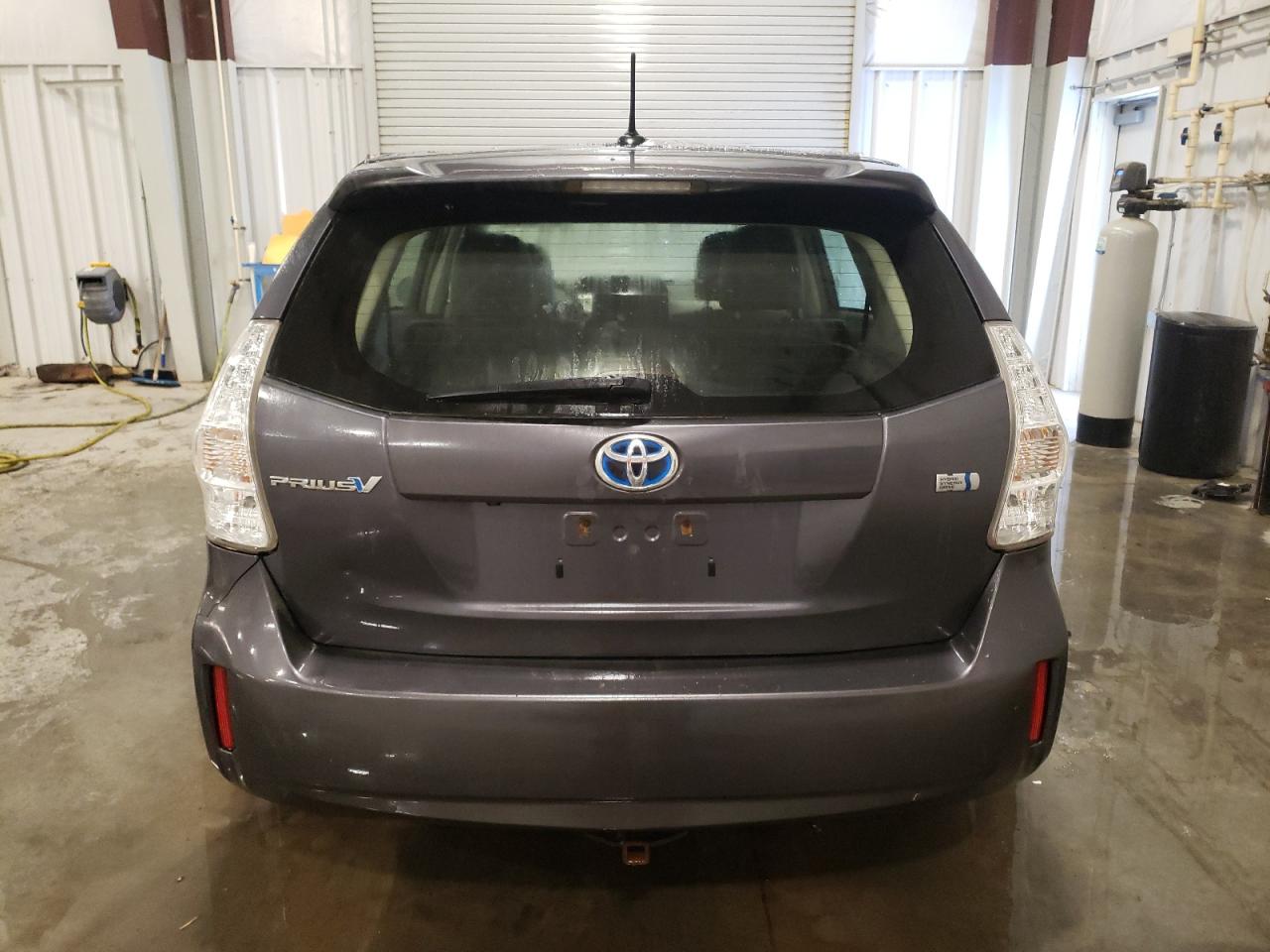 2013 Toyota Prius - Image 6