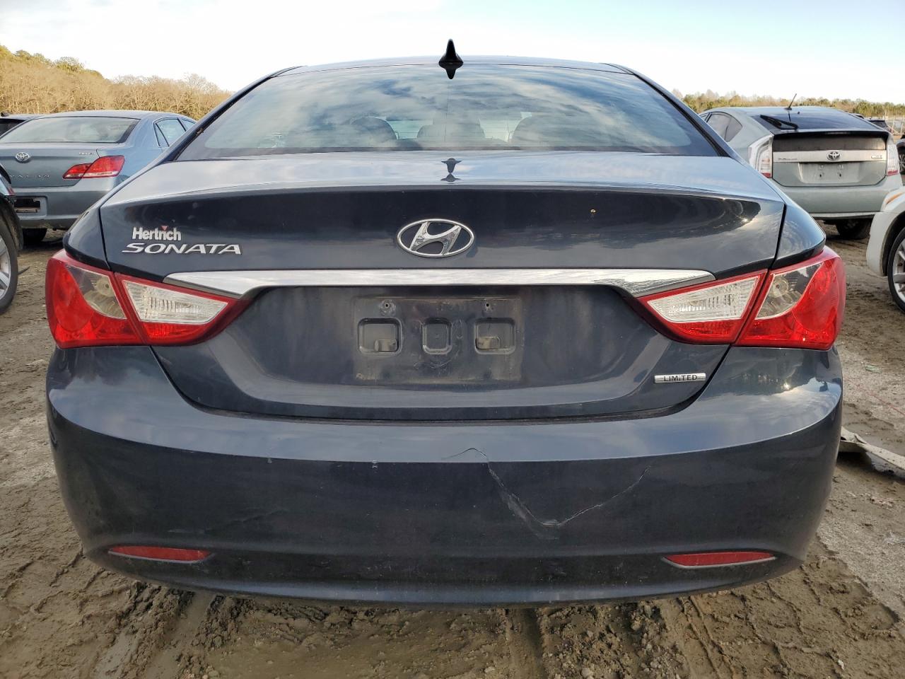 2011 Hyundai Sonata - Image 6