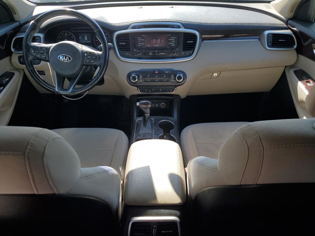 2016 Kia Sorento - Image 8