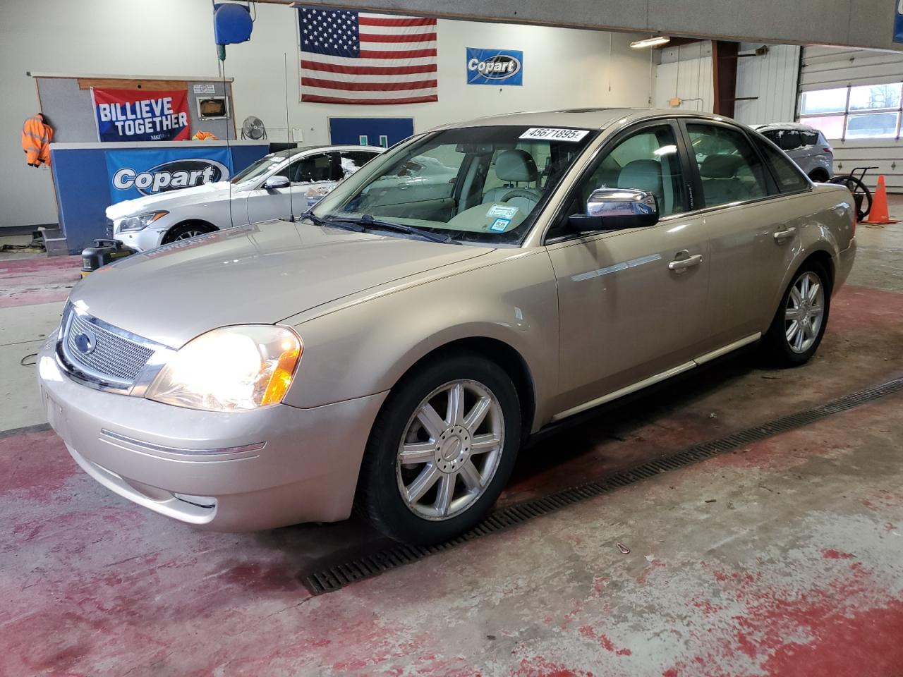 2007 Ford Five Hundred - Image 1