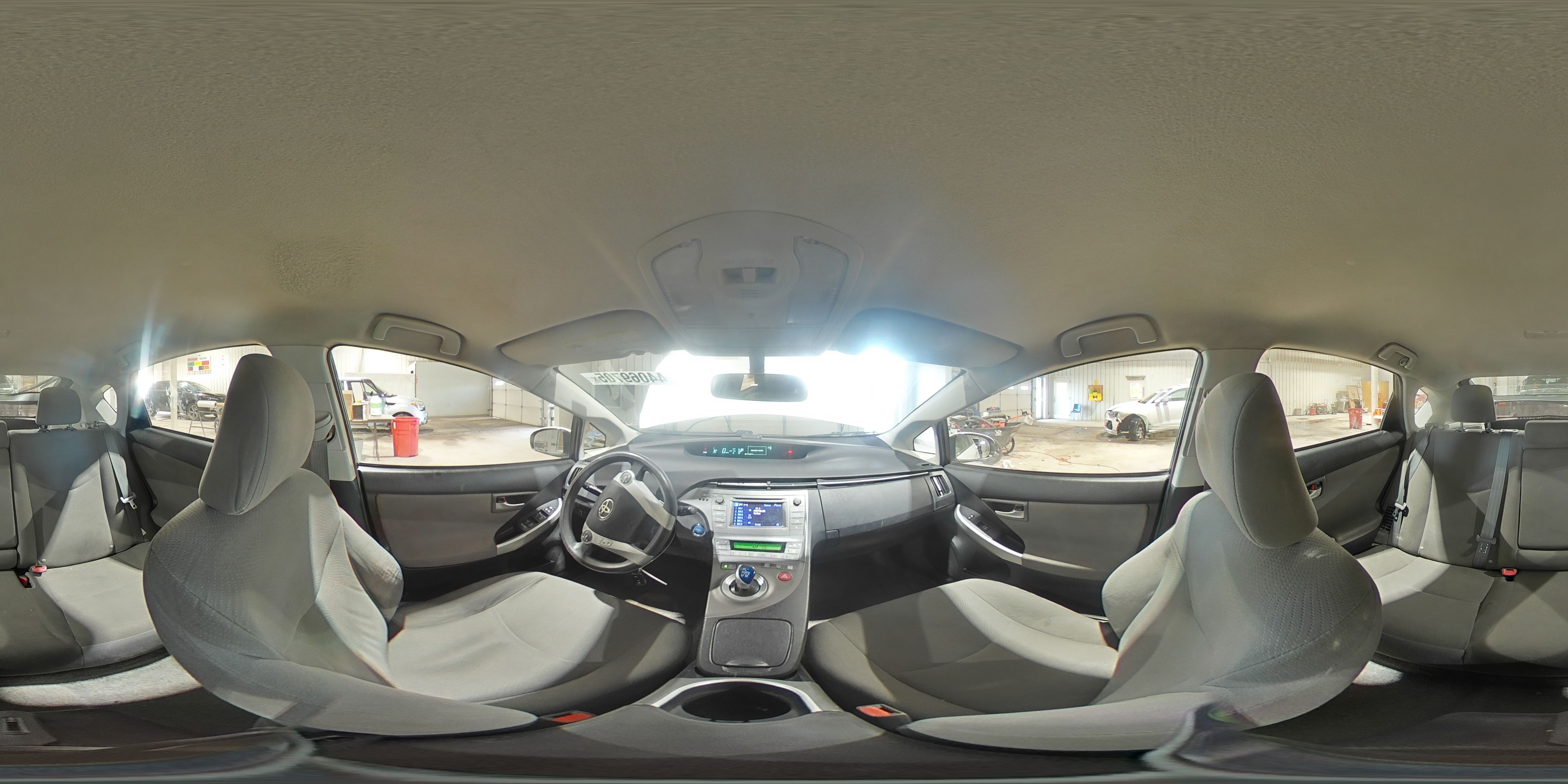2014 Toyota Prius - Image 14