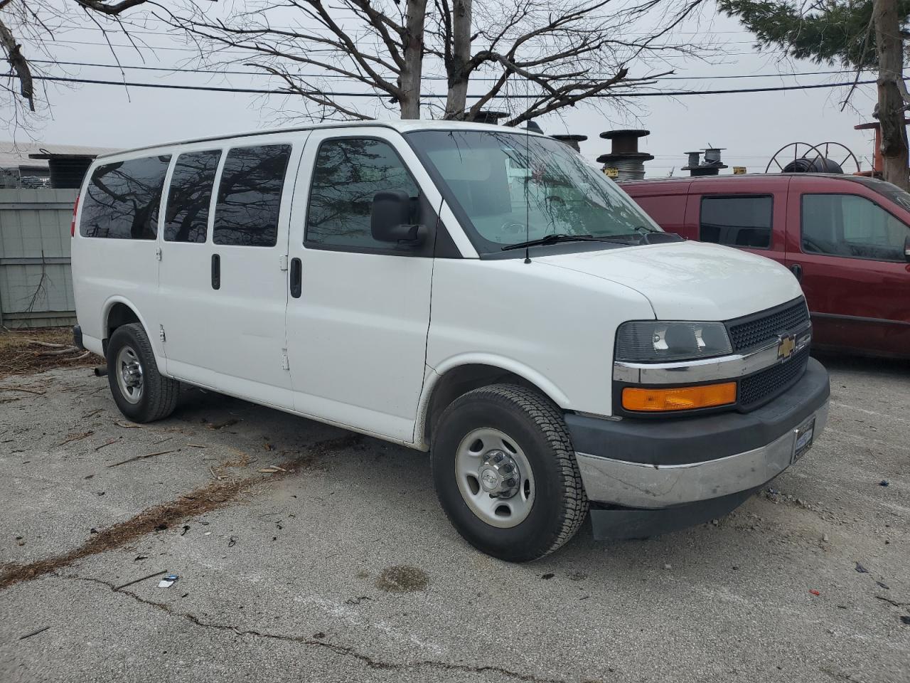 2017 Chevrolet Express - Image 4