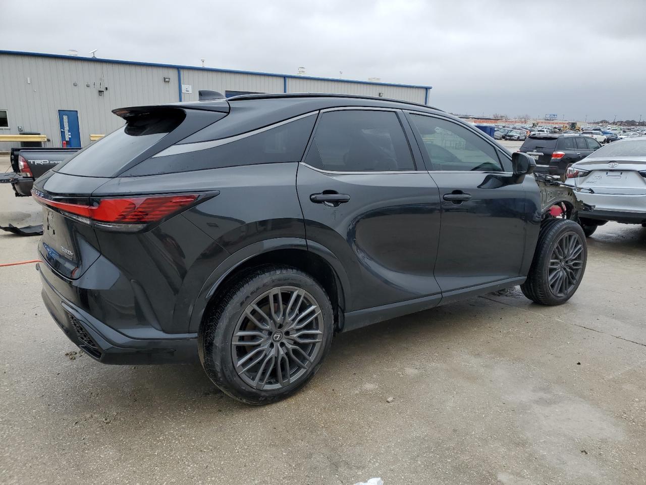 2023 Lexus RX - Image 3