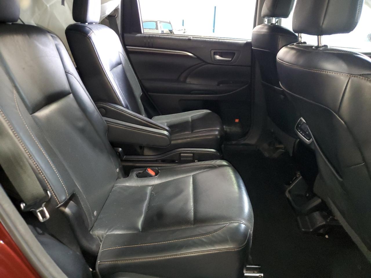 2015 Toyota Highlander - Image 11