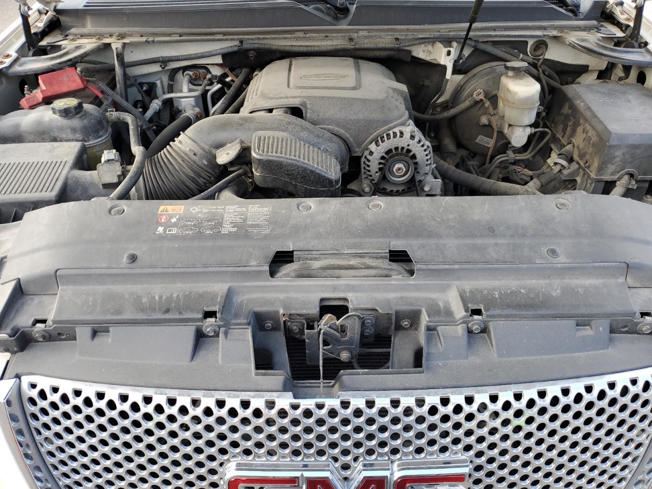 2013 GMC Yukon - Image 12