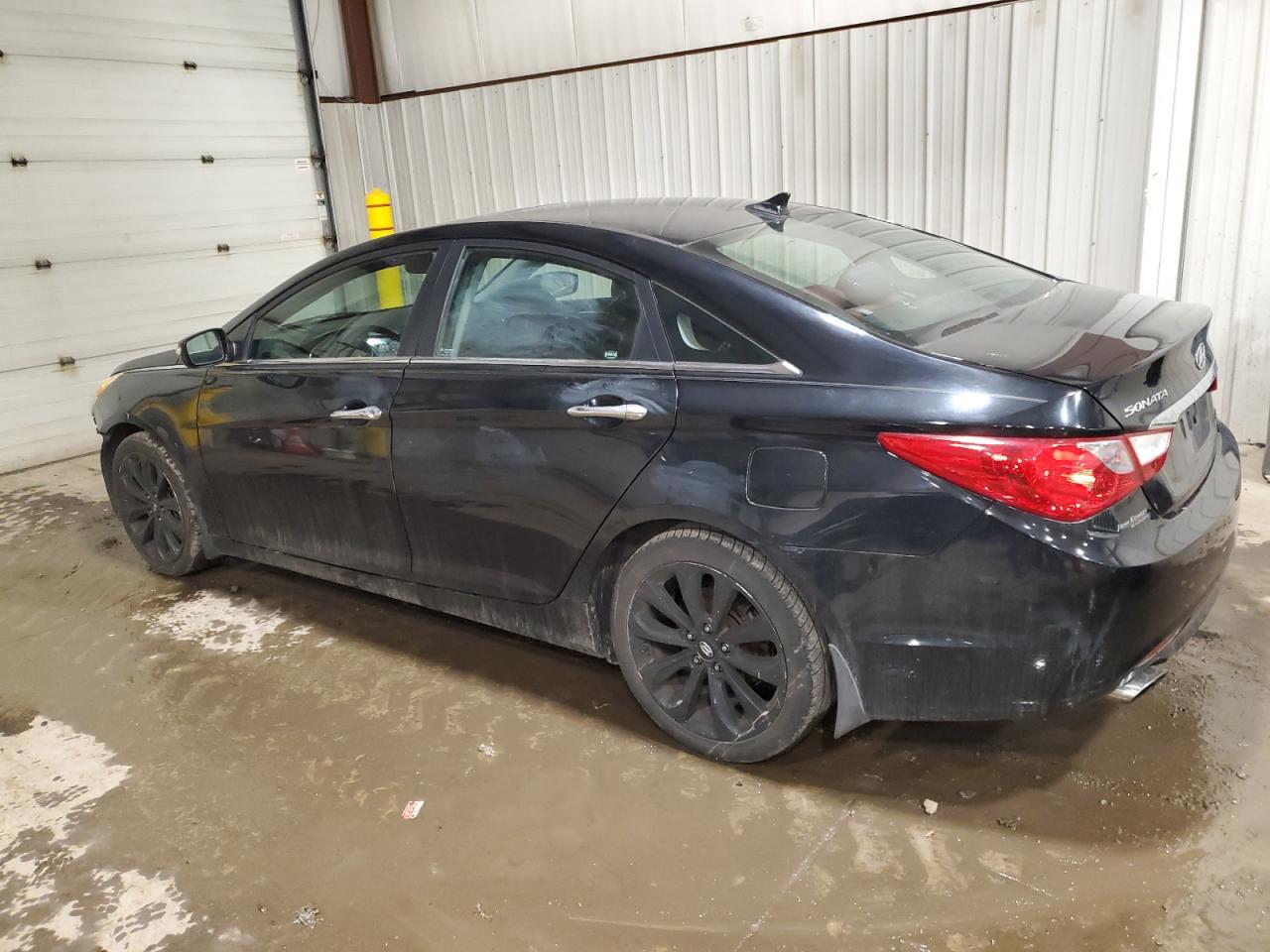 2011 Hyundai Sonata - Image 2