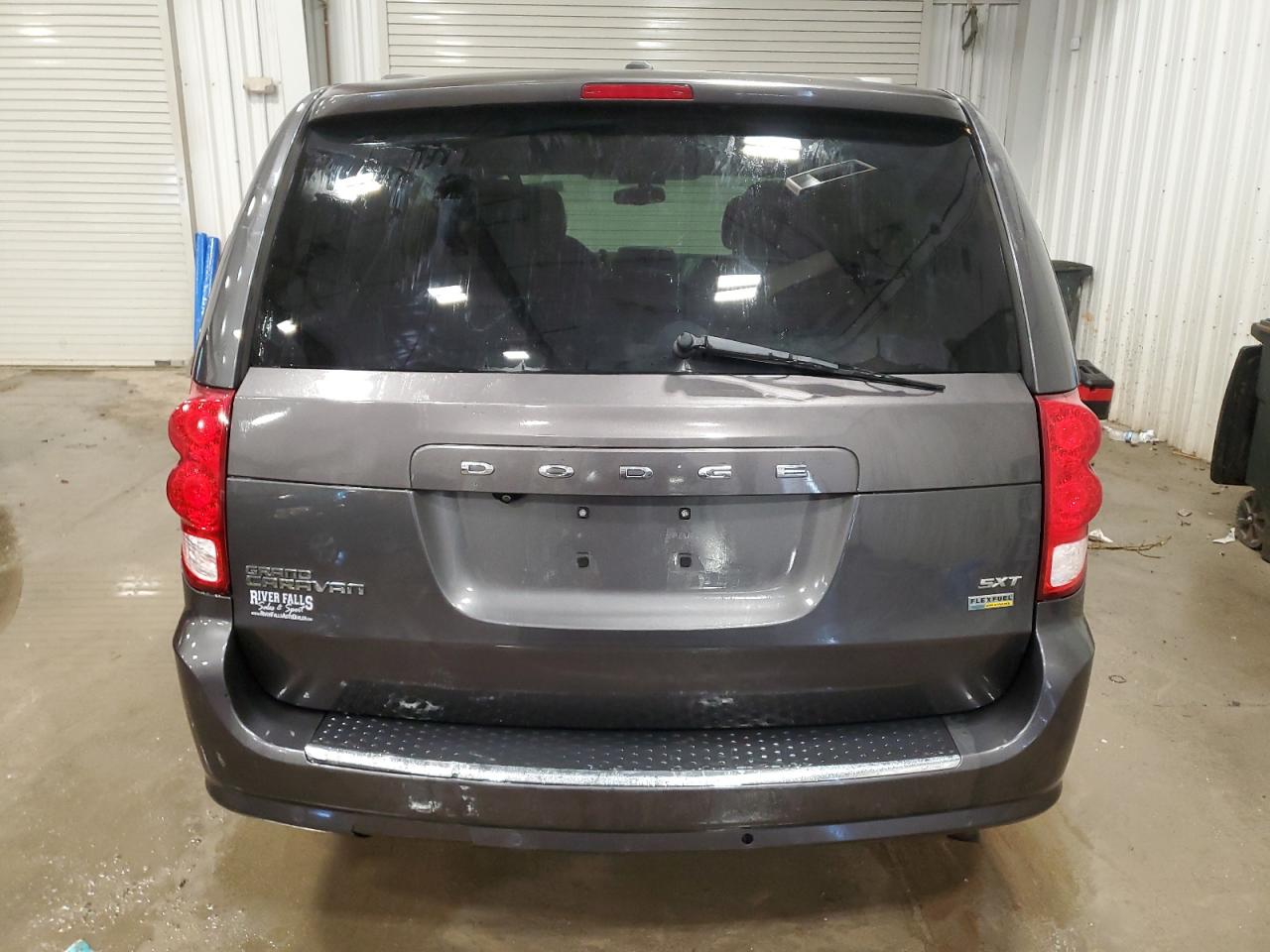 2018 Dodge Caravan - Image 6