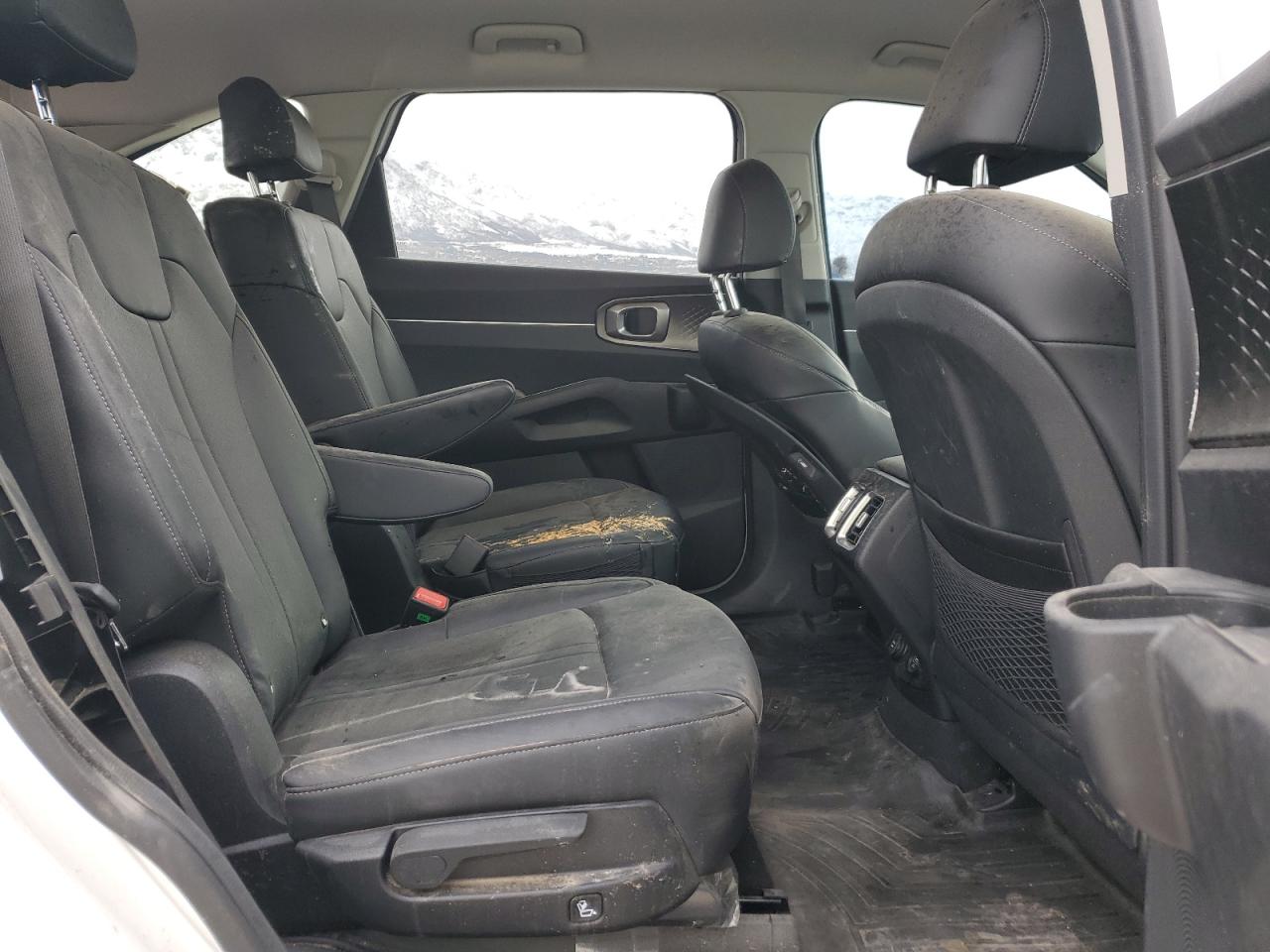 2022 Kia Sorento - Image 10