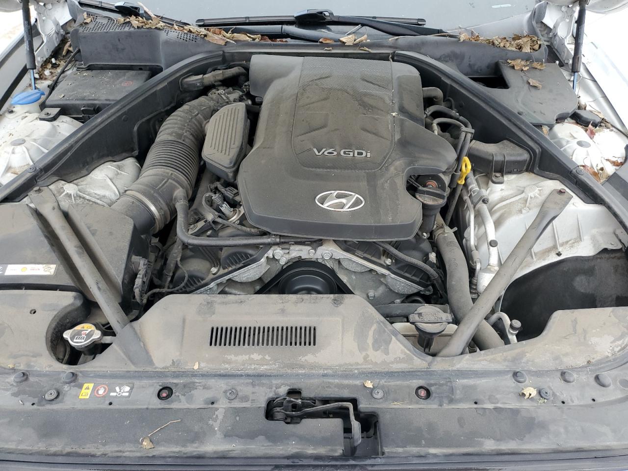 2015 Hyundai Genesis - Image 13