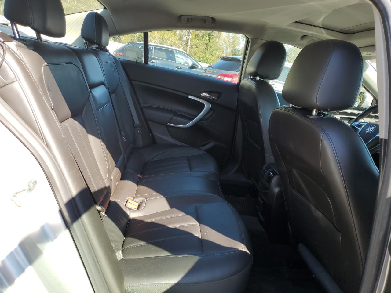2013 Buick Regal - Image 10