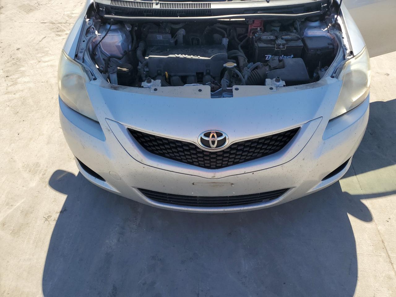 2012 Toyota Yaris - Image 11