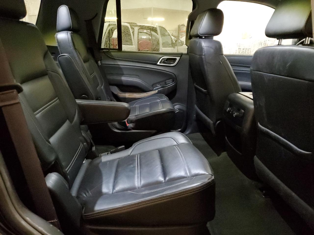 2017 GMC Yukon - Image 11