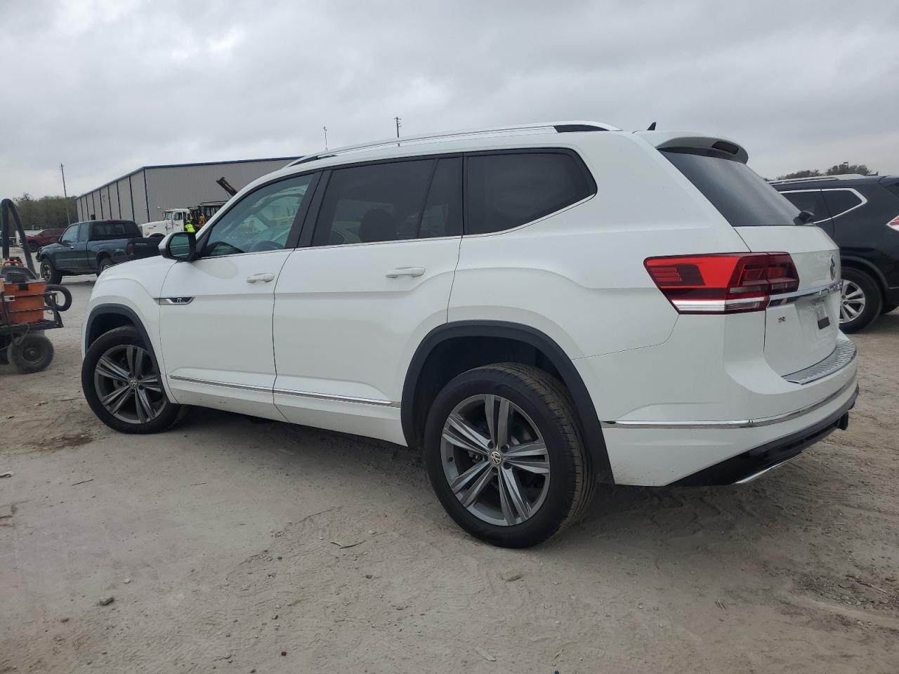2019 Volkswagen Atlas - Image 2