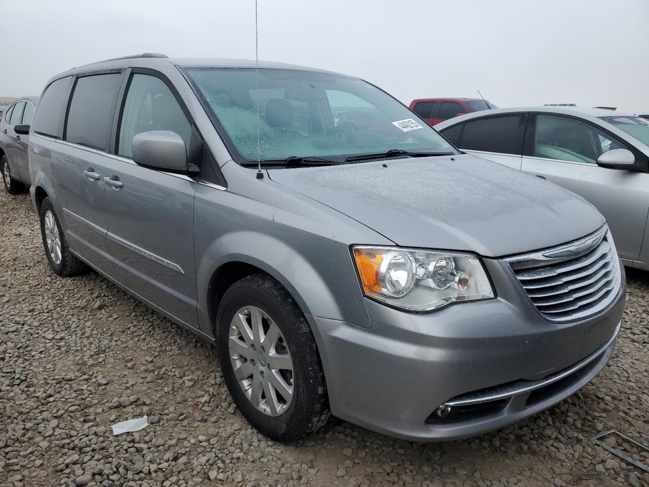 2016 Chrysler Town & Country - Image 4