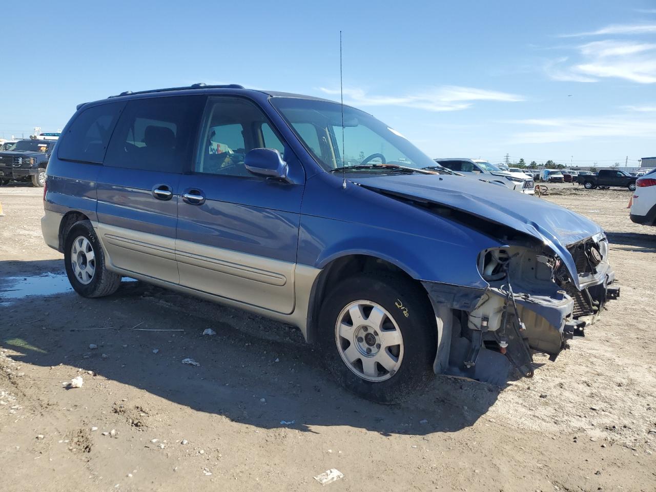 2003 Kia Sedona - Image 4