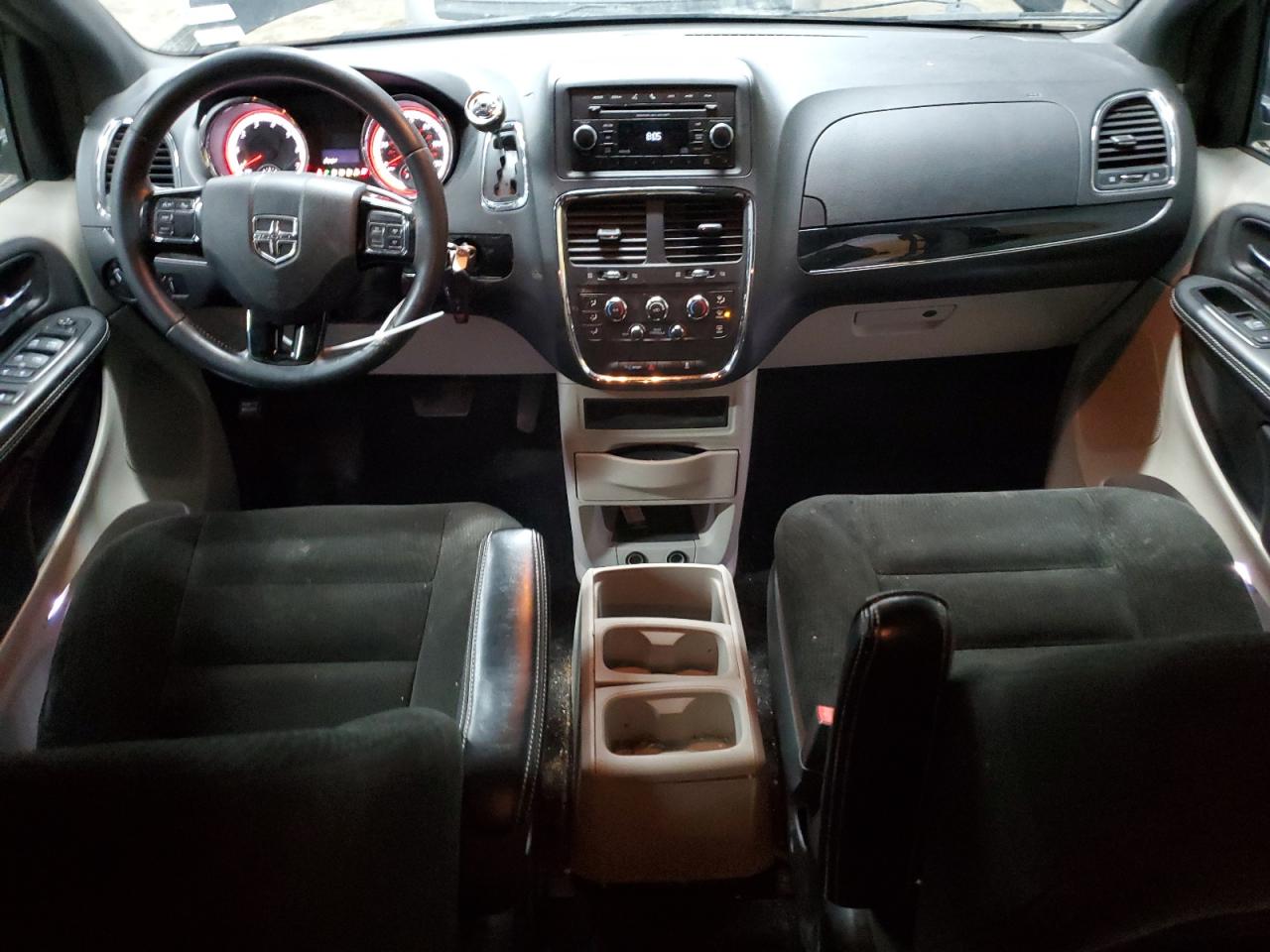 2015 Dodge Caravan - Image 8