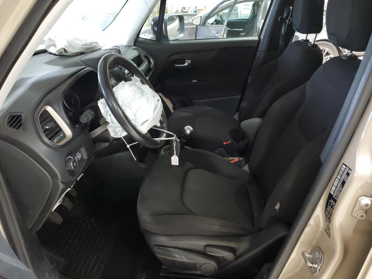 2015 Jeep Renegade - Image 7
