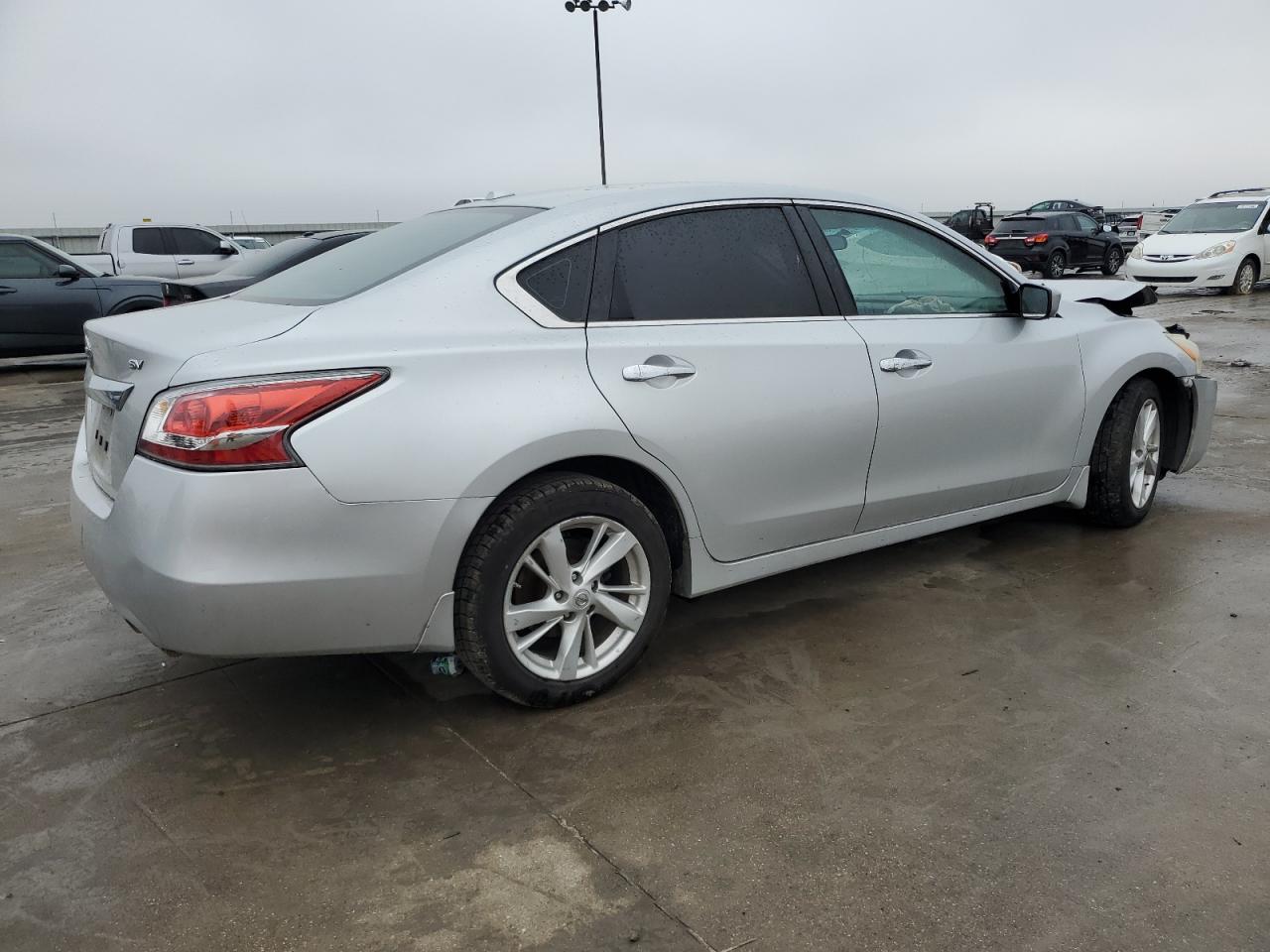 2015 Nissan Altima - Image 3