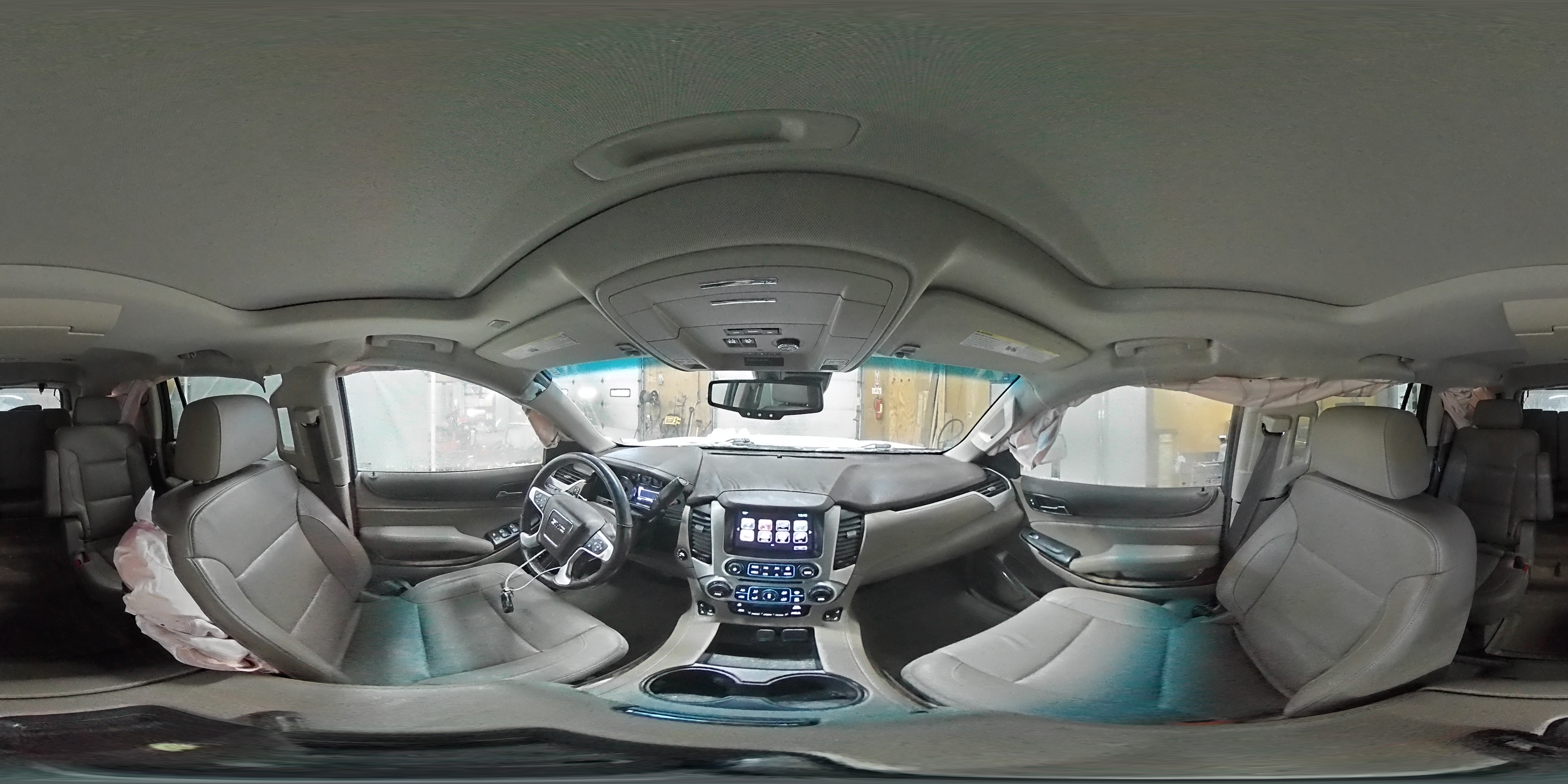 2020 GMC Yukon - Image 15