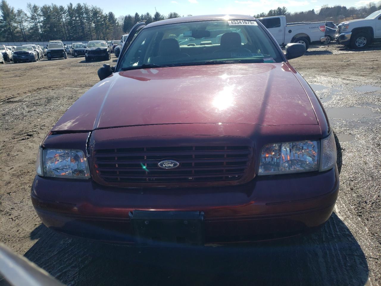 2005 Ford Crown Victoria - Image 5