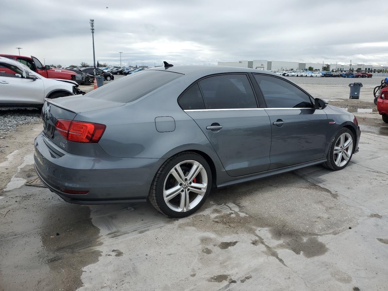 2017 Volkswagen Jetta - Image 3