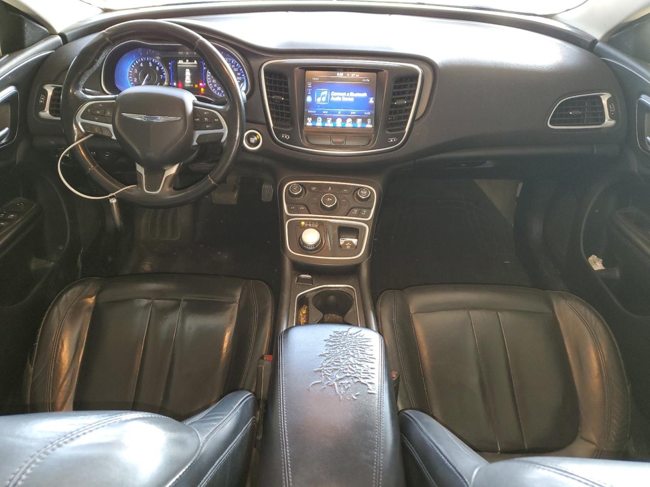2017 Chrysler 200 - Image 8