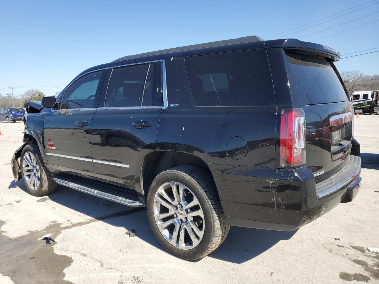 2017 GMC Yukon - Image 2
