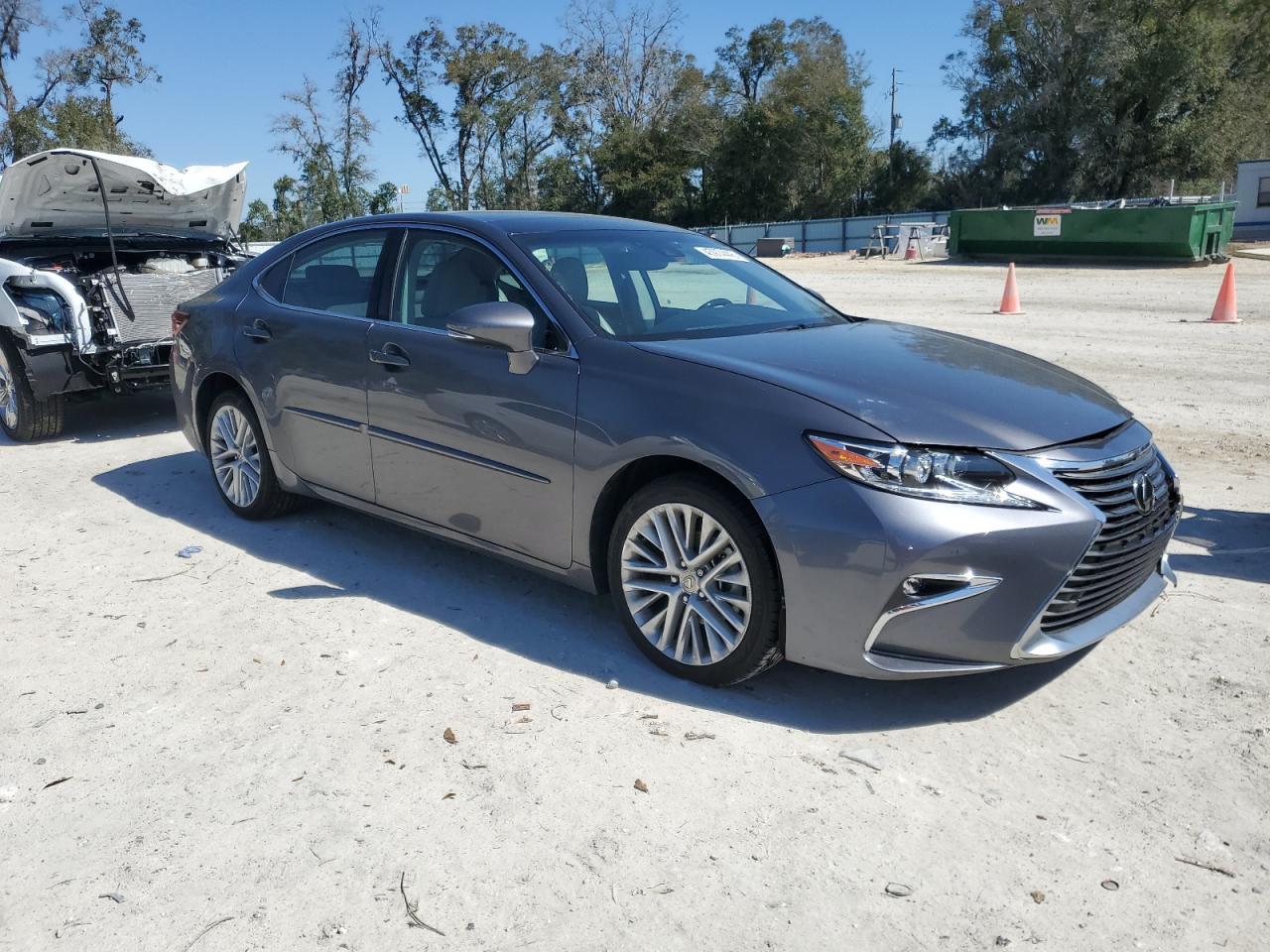 2016 Lexus ES - Image 4