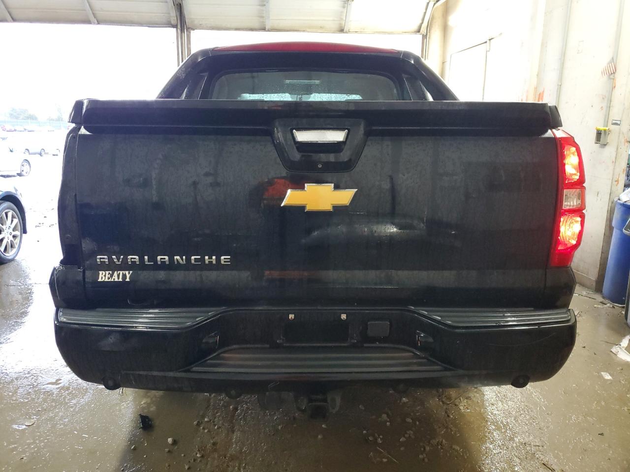 2013 Chevrolet Avalanche - Image 6