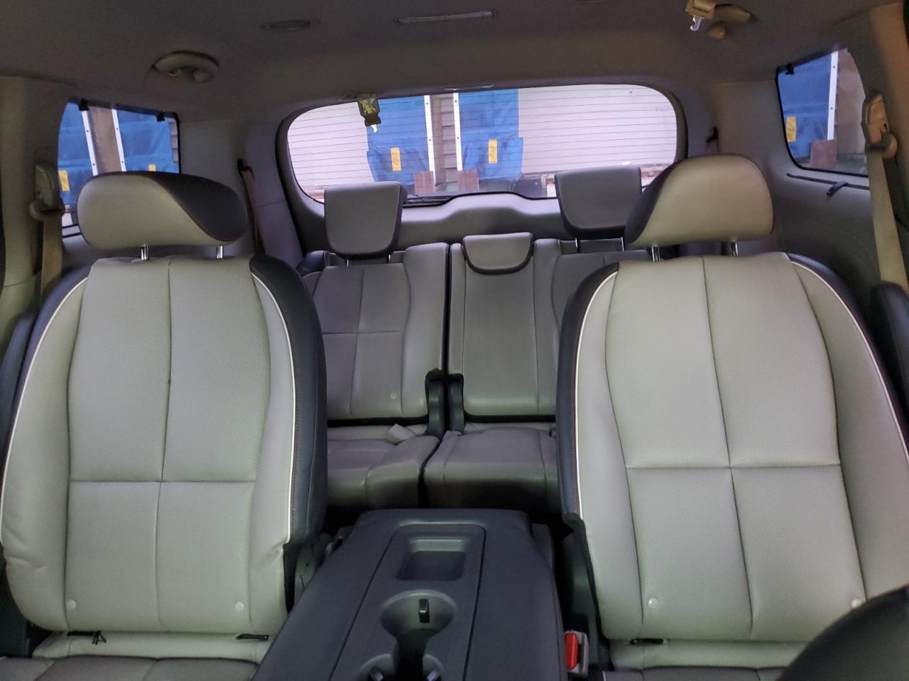 2017 Kia Sedona - Image 10