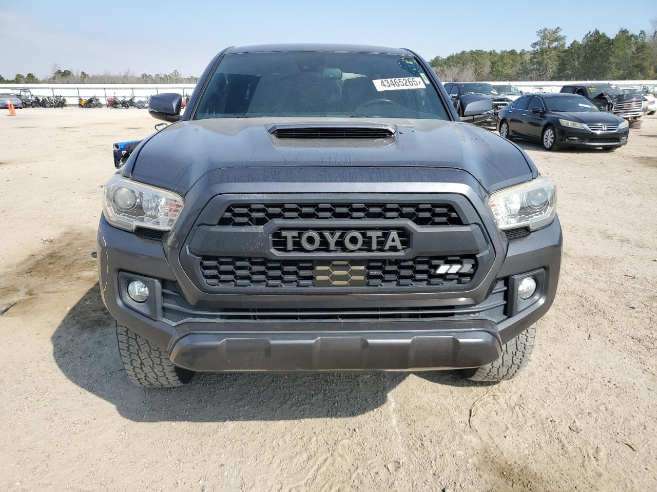 2019 Toyota Tacoma - Image 5