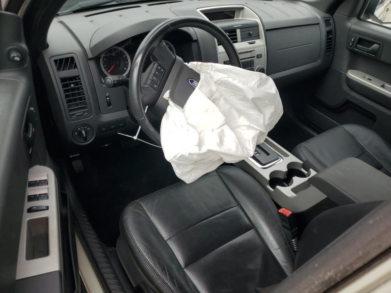 2010 Ford Escape - Image 8