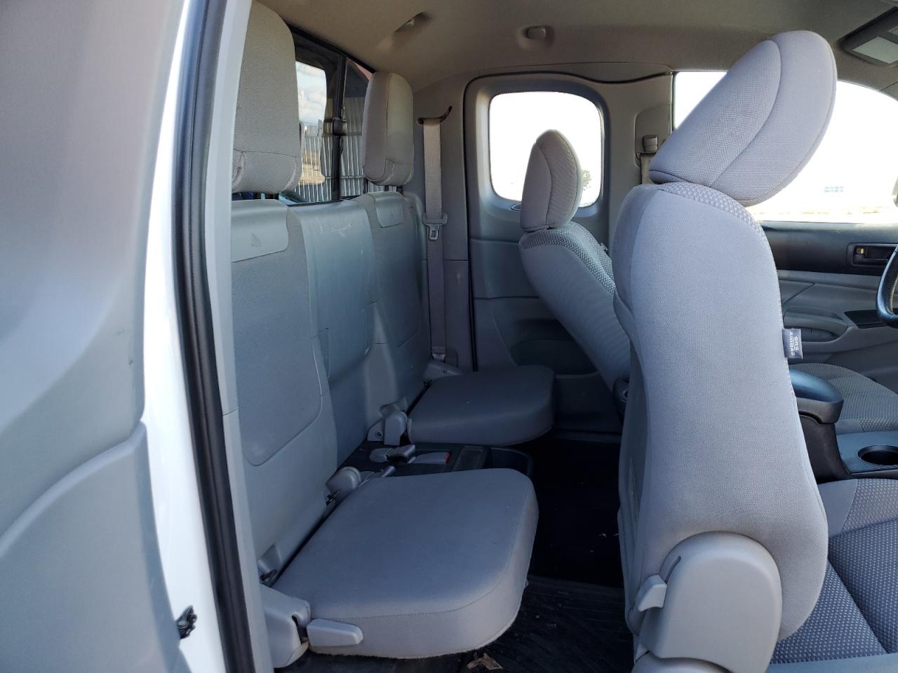 2013 Toyota Tacoma - Image 10