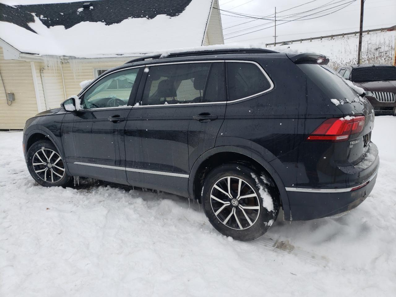2021 Volkswagen Tiguan - Image 2