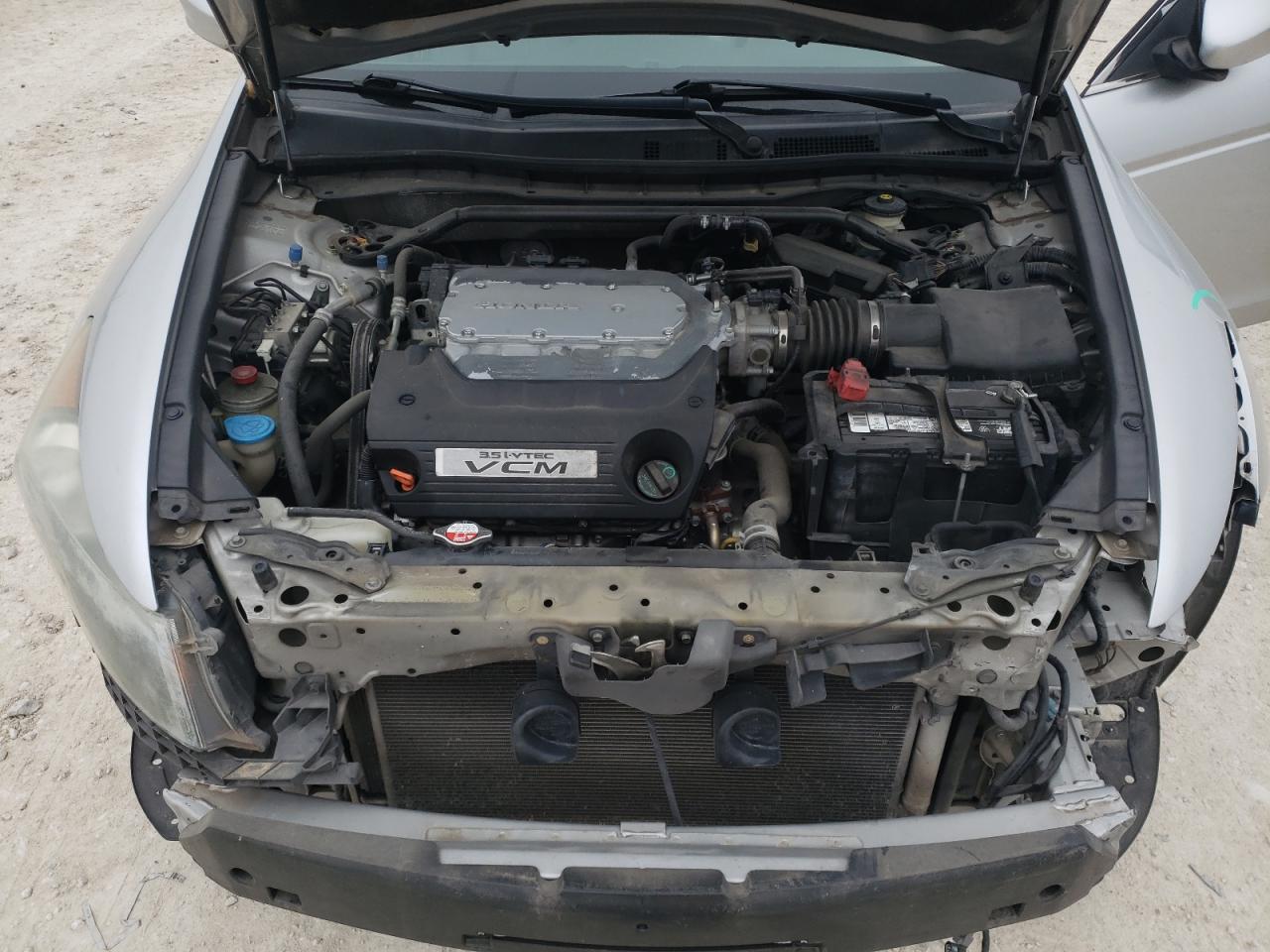 2010 Honda Accord - Image 13