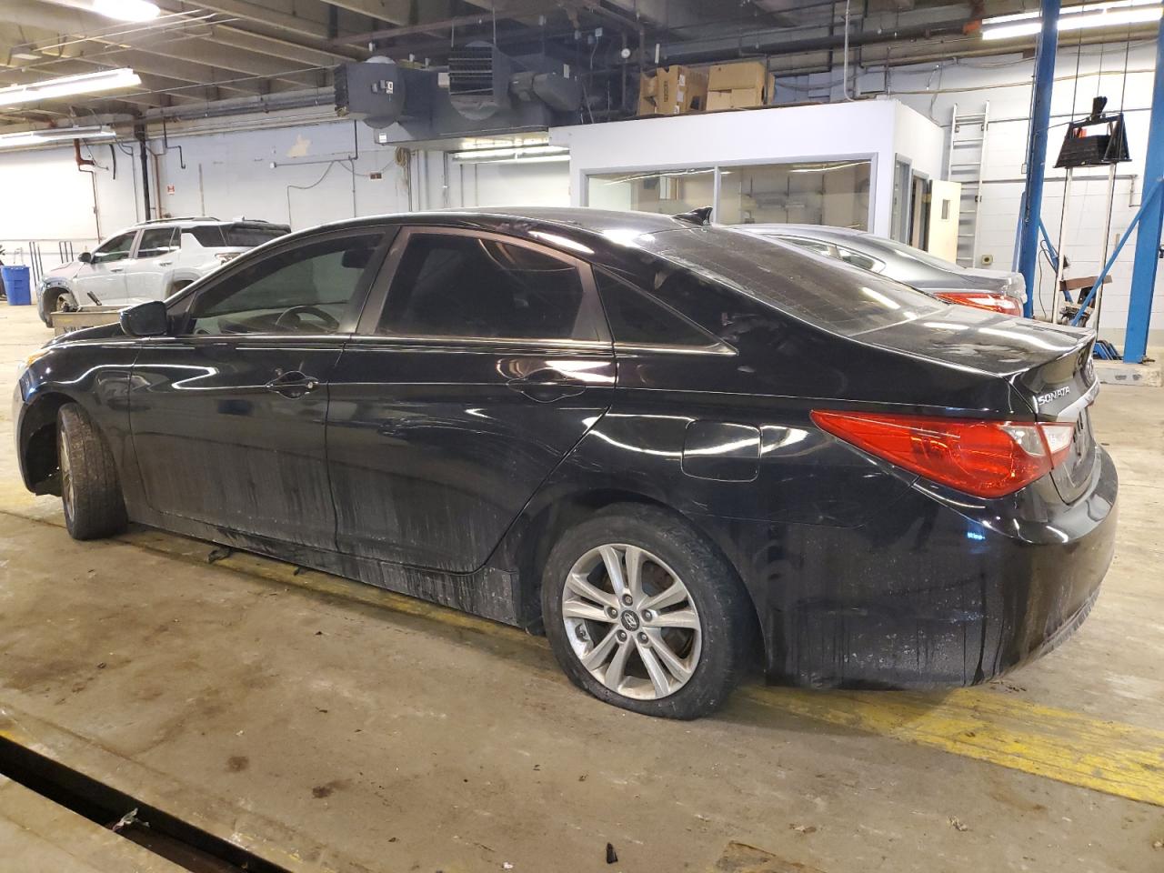 2013 Hyundai Sonata - Image 2