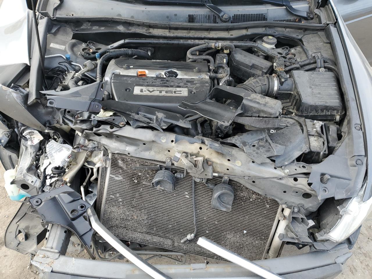 2009 Honda Accord - Image 13