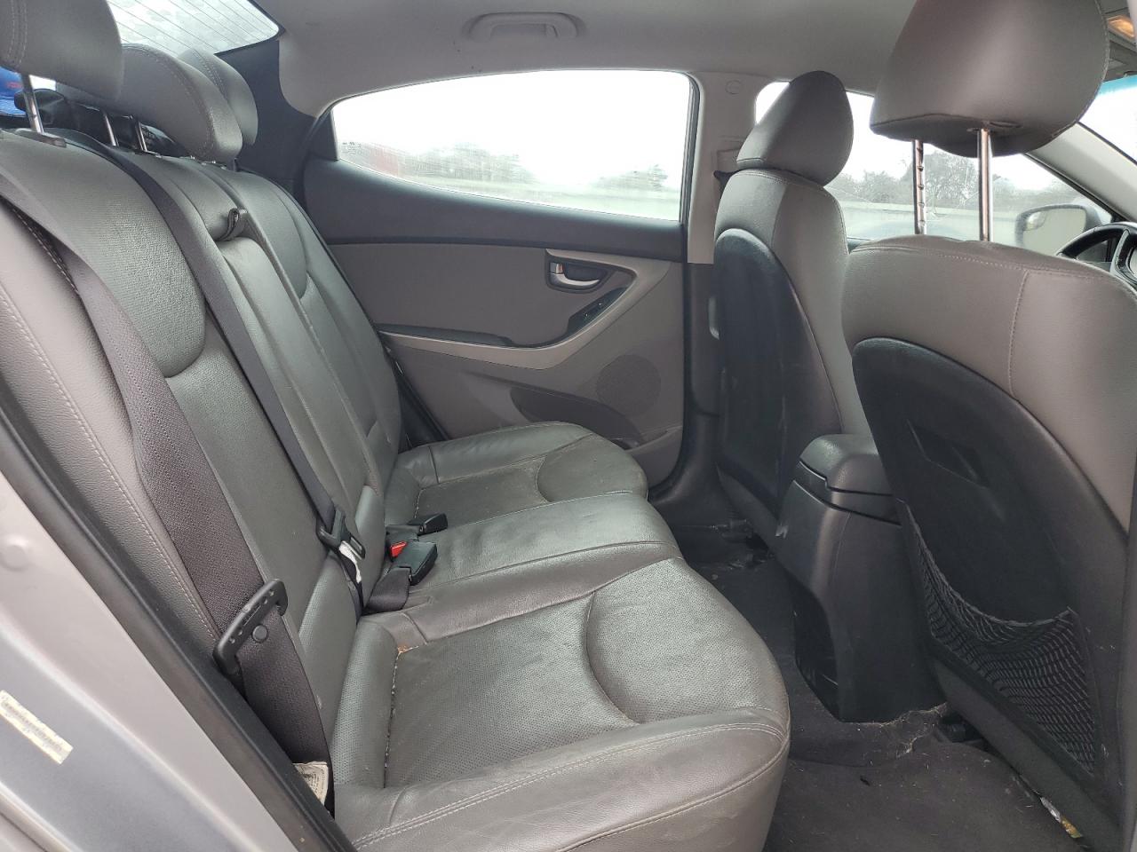 2015 Hyundai Elantra - Image 10