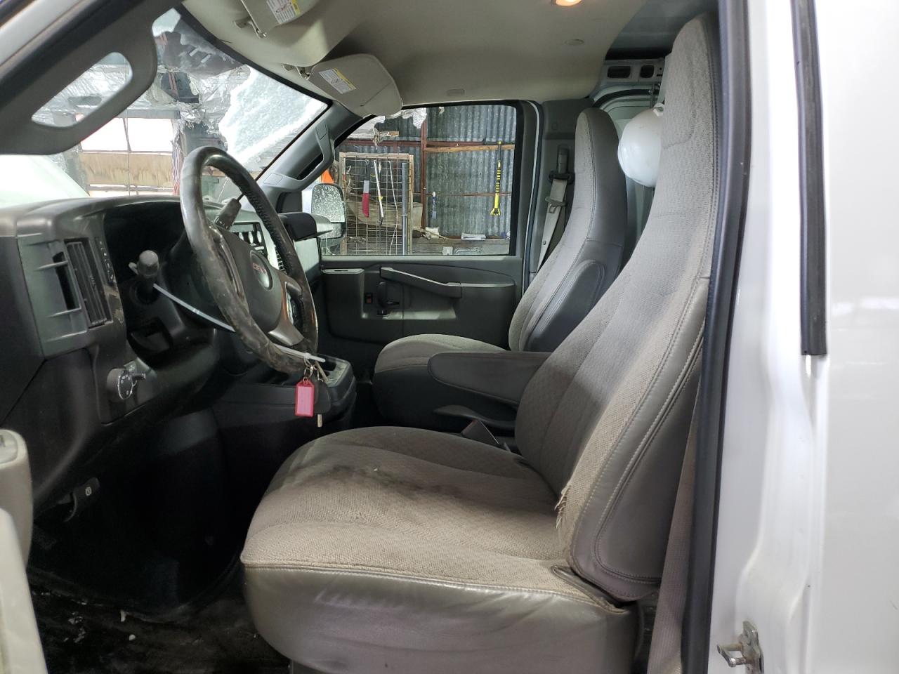 2017 GMC Savana - Image 7