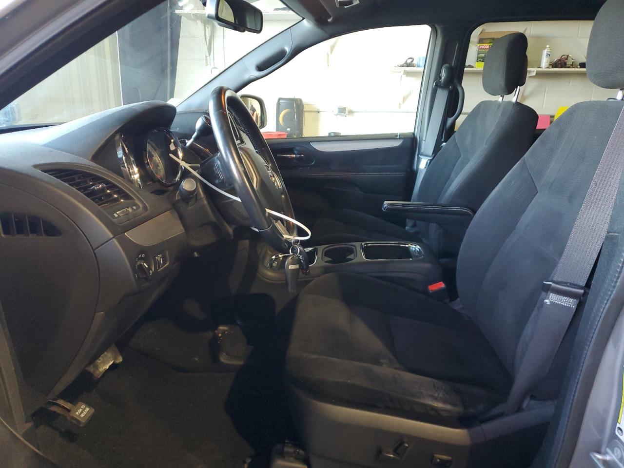 2015 Dodge Caravan - Image 7