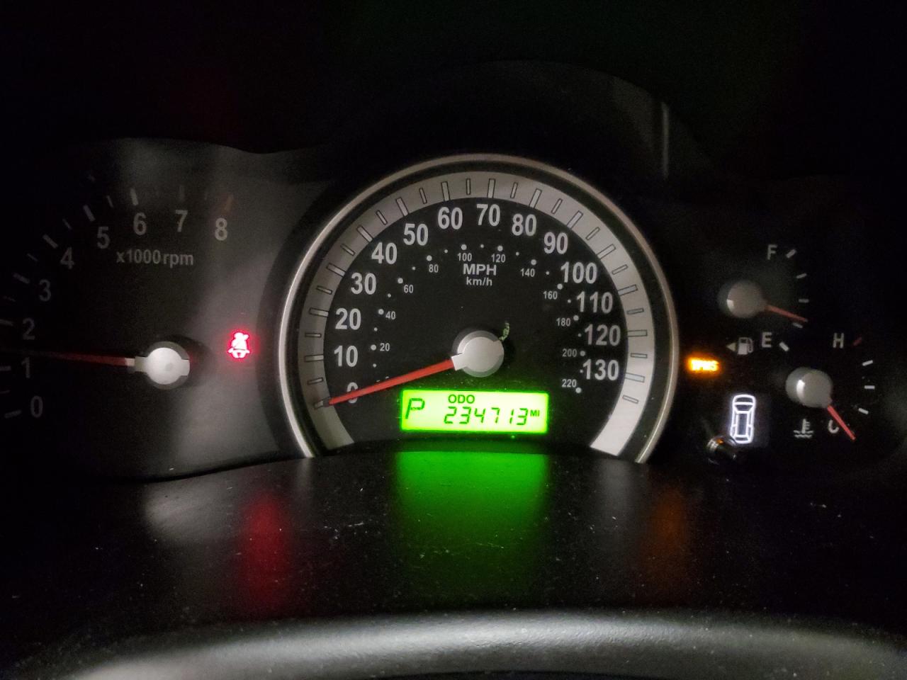 2007 Hyundai Entourage - Image 9