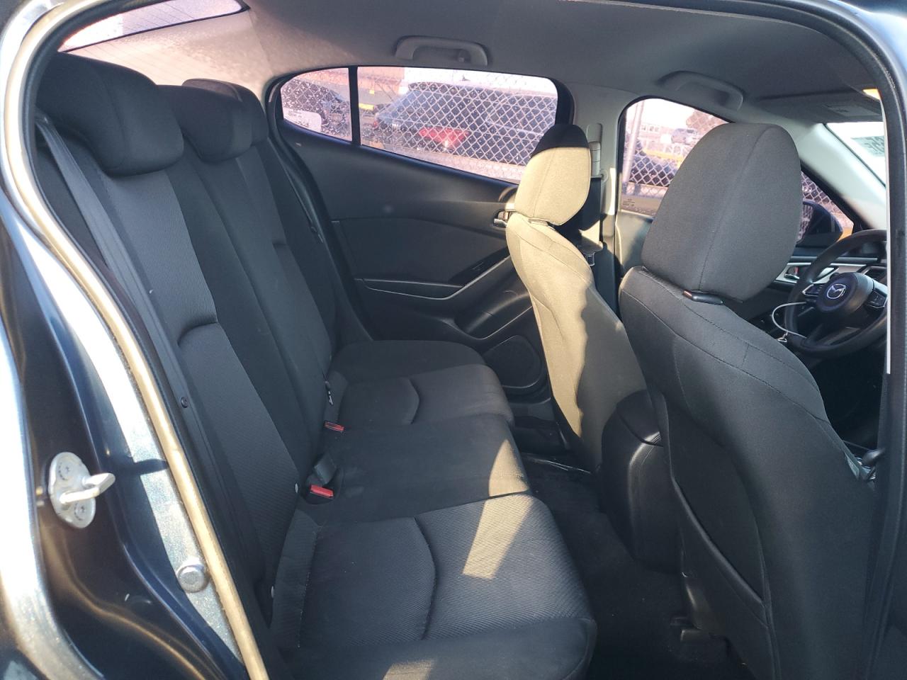 2018 Mazda 3 - Image 11